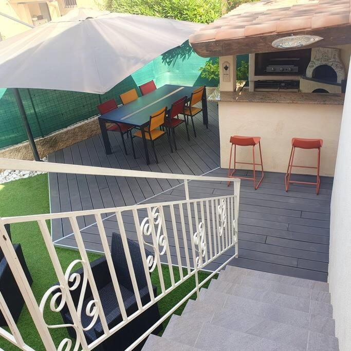 Joli Haut De Villa 3 Chambres Climatise Avec Jacuzzi Marignane Zewnętrze zdjęcie