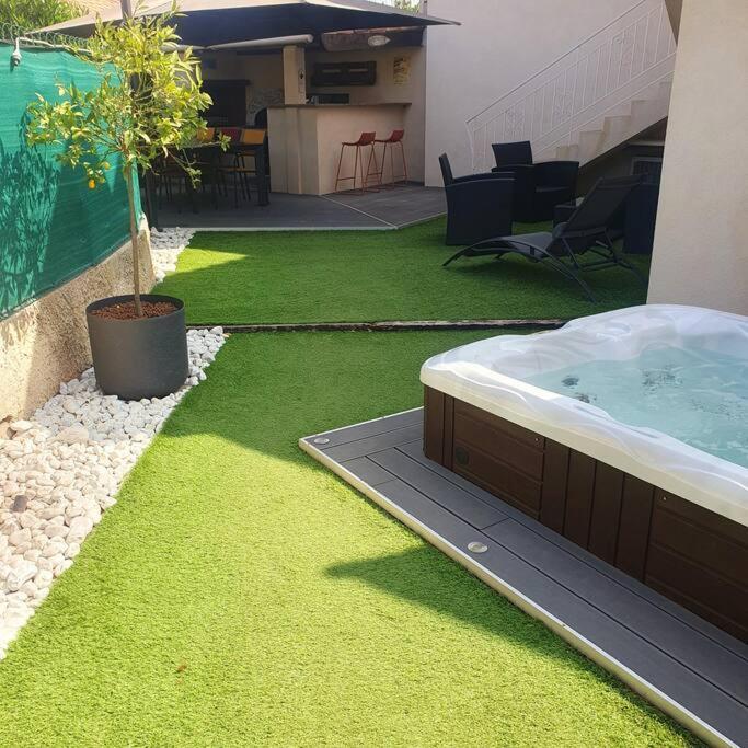 Joli Haut De Villa 3 Chambres Climatise Avec Jacuzzi Marignane Zewnętrze zdjęcie