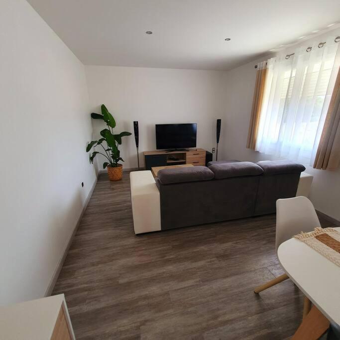 Joli Haut De Villa 3 Chambres Climatise Avec Jacuzzi Marignane Zewnętrze zdjęcie