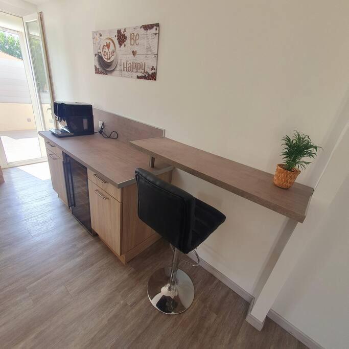 Joli Haut De Villa 3 Chambres Climatise Avec Jacuzzi Marignane Zewnętrze zdjęcie