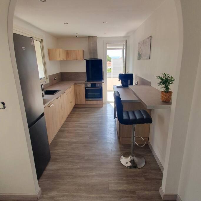 Joli Haut De Villa 3 Chambres Climatise Avec Jacuzzi Marignane Zewnętrze zdjęcie