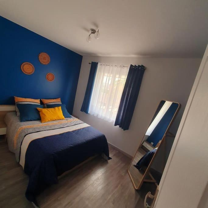 Joli Haut De Villa 3 Chambres Climatise Avec Jacuzzi Marignane Zewnętrze zdjęcie